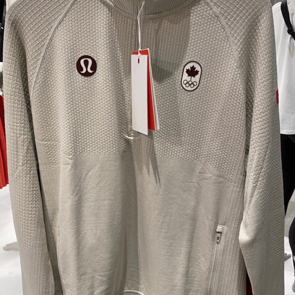 STILL AVAILABLE!!!! Swift Engineered warmth 1/2 zip ivory Size 12 Women - Picture 2 of 8